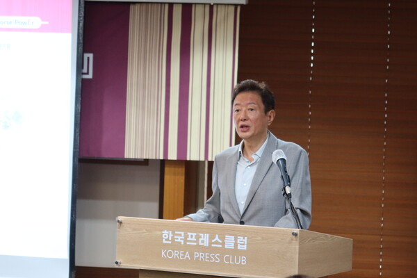 ‘트렌드 코리아 2026’ 저자 김난도 서울대 생활과학대학 소비자학과 명예교수 [오두환 기자]