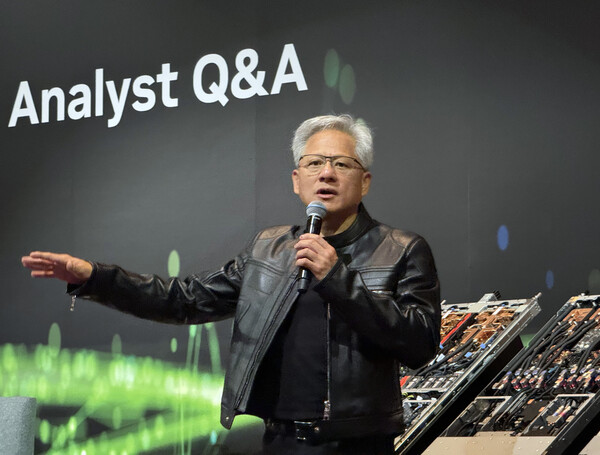 엔비디아 젠슨 황 CEO [사진=연합뉴스]