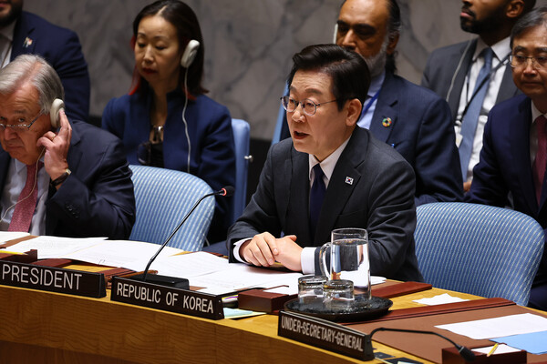이재명 대통령이 24일(현지시간) 미국 뉴욕 유엔본부에서 안전보장이사회 공개 토의를 주재하고 있다(연합뉴스)