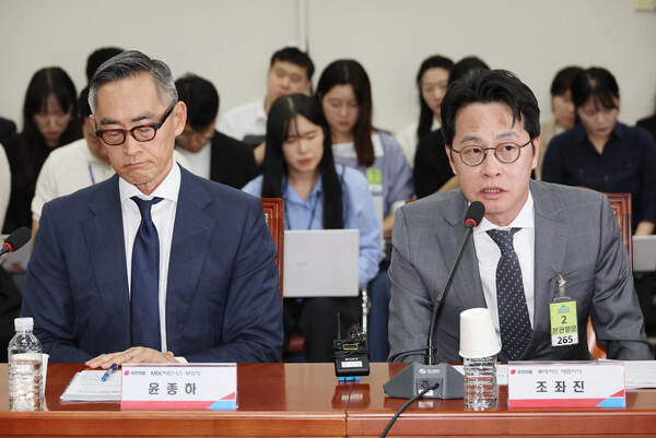 ▲지난 23일 서울 여의도 국회에서 열린 롯데카드 개인정보 유출사태 관련 대책 간담회에서 조좌진 롯데카드 대표이사가 발언하고 있다.  [사진=연합뉴스]