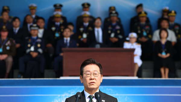 이재명 대통령이 1일 충남 계룡대 대연병장에서 열린 건군 77주년 국군의 날 기념행사에서 기념사를 하고 있다. 2025.10.1. /사진 = 연합뉴스