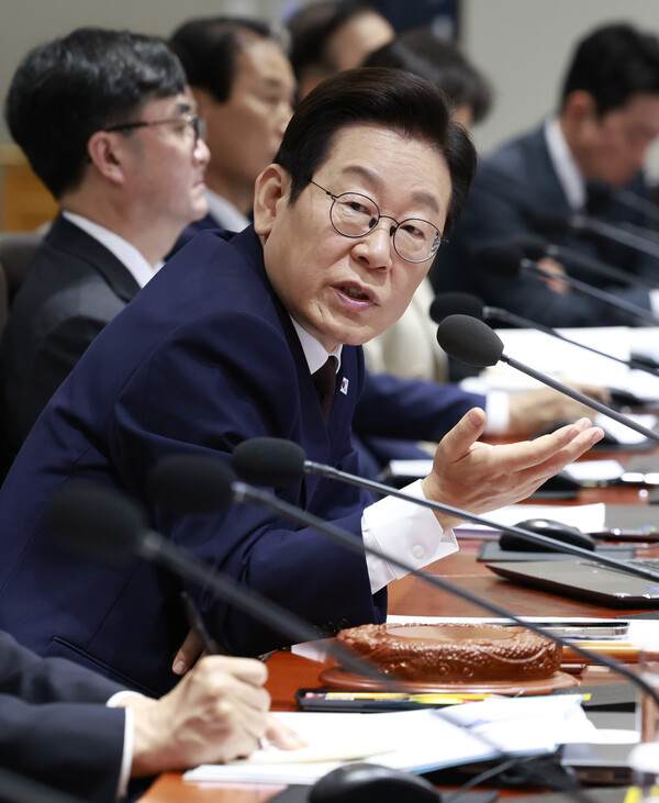 이재명 대통령이 14일 서울 용산 대통령실 청사에서 열린 국무회의에서 발언하고 있다(연합뉴스)