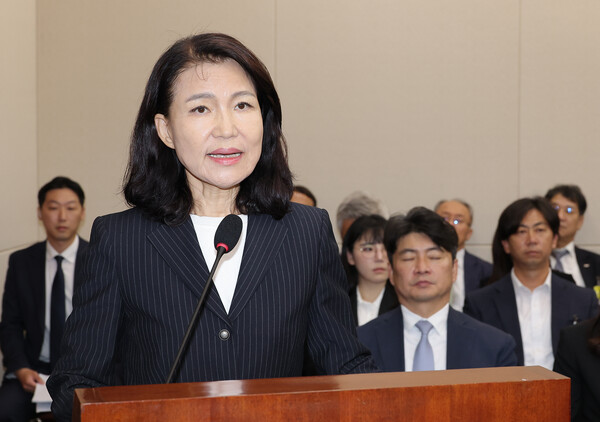 이진숙 전 방송통신위원장이 14일 서울 여의도 국회 과학기술정보방송통신위원회에서 열린 2025년도 국정감사에서 발언하고 있다(연합뉴스)