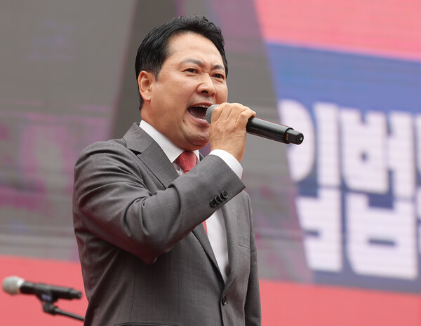 국민의힘 장동혁 대표가 지난달 28일 서울 시청역 인근 세종대로에서 열린 사법파괴 입법독재 국민 규탄대회에서 발언하고 있다. [연합뉴스]