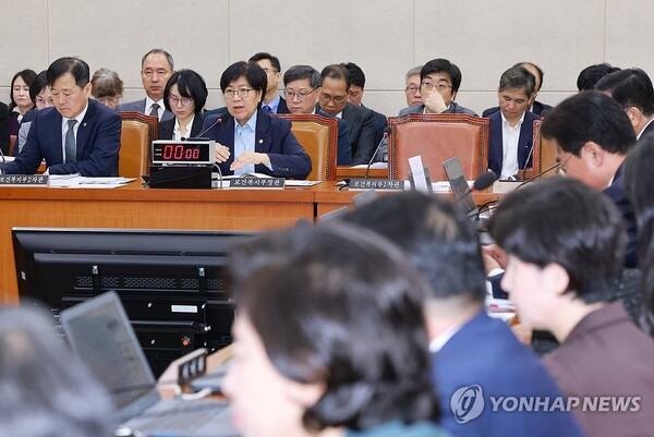 질의에 답하는 정은경 복지부장관 [사진제공=연합뉴스]