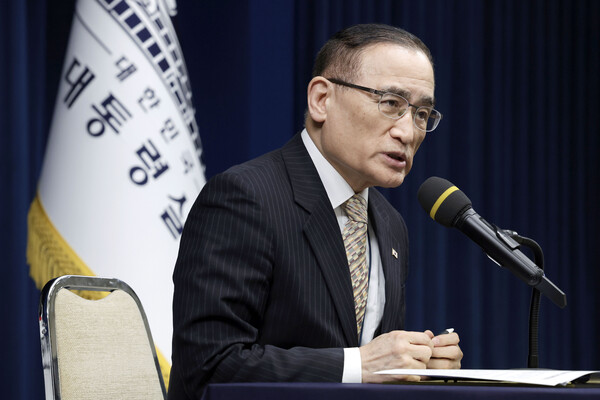 위성락 국가안보실장이 17일 용산 대통령실에서 캄보디아에서 발생한 한국인 대상 납치·감금 범죄에 대한 정부의 대응 현황 관련 브리핑을 하고 있다(연합뉴스)