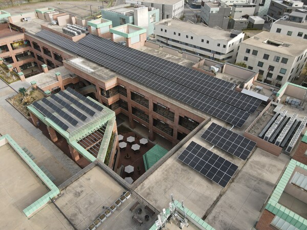 롯데 프리미엄아울렛 파주점 태양광 설비 설치 사진. 사진 제공=롯데백화점.