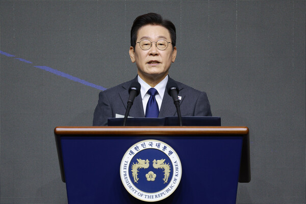 이재명 대통령이 20일 경기 고양시 킨텍스에서 열린 서울 ADEX 2025 개막식에서 축사하고 있다(연합뉴스)