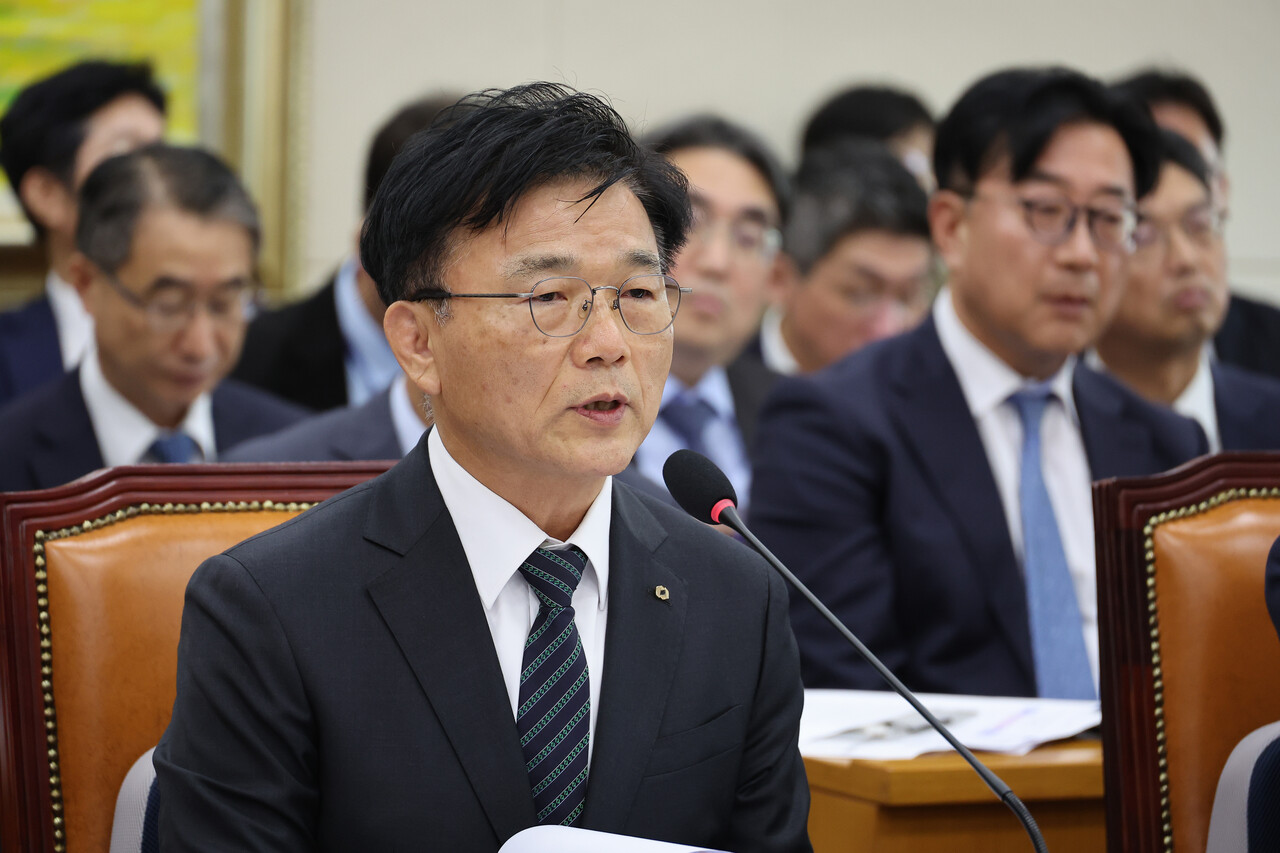 박상진 산업은행 회장, 국정감사 무시? 명륜진사갈비 부당 대출 의혹 제대로 답변 못 해 질타 < 은행 < FINANCE < 기사본문 -  더퍼블릭