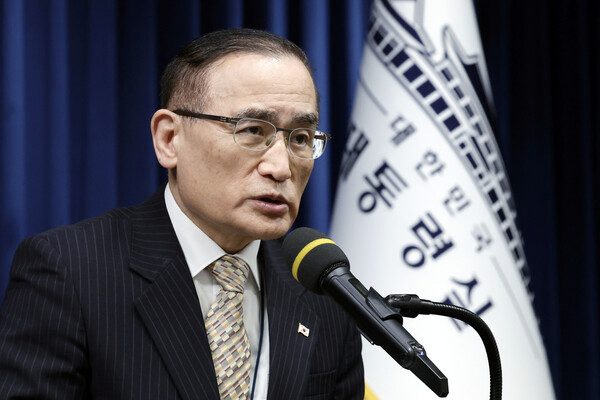 위성락 국가안보실장이 17일 용산 대통령실에서 캄보디아에서 발생한 한국인 대상 납치·감금 범죄에 대한 정부의 대응 현황 관련 브리핑을 하고 있다(연합뉴스)