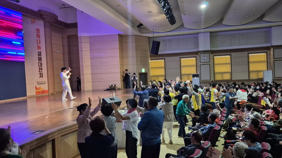 “세대가 함께한 따뜻한 가을 축제” 천안 우리실버대학, ‘실버대잔치’ 성황리에 마무리