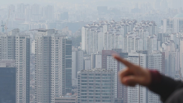 서울 남산에서 바라본 아파트 단지의 모습 ＠연합뉴스