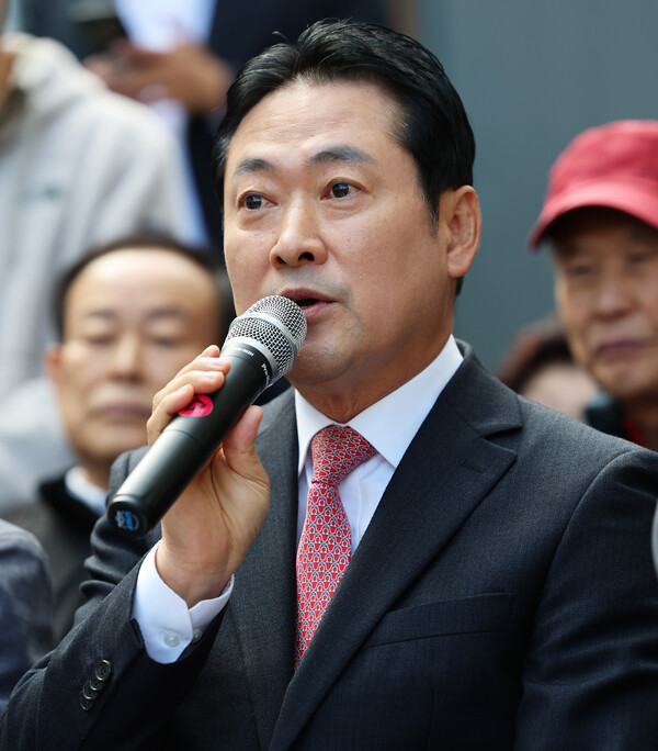 국민의힘 장동혁 대표가 24일 서울 노원구 상계5 재정비촉진구역에서 열린 국민의힘-서울특별시 부동산 대책 현장 회의에서 발언하고 있다(연합뉴스)