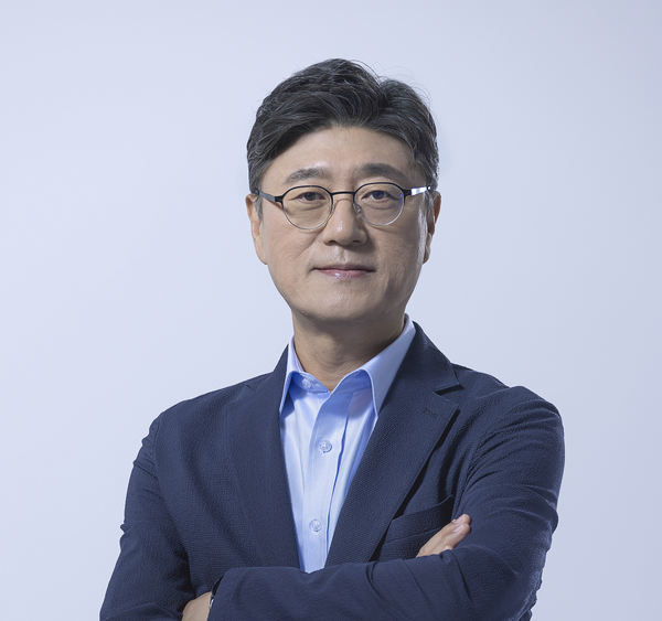 SKT는 30일 발표를 통해 정재헌 대외협력 사장을 신임 CEO로 선임했다고 밝혔다. 사진은 정재헌 신임 CEO. 사진 제공=SKT.