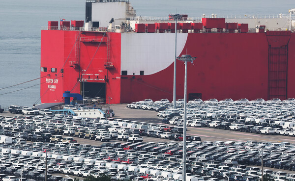  30일 경기도 평택항에 수출용 자동차가 세워져 있다(이미지-연합뉴스)