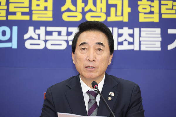 더불어민주당 박수현 수석대변인이 2일 서울 여의도 국회에서 기자간담회를 하고 있다.(연합뉴스)