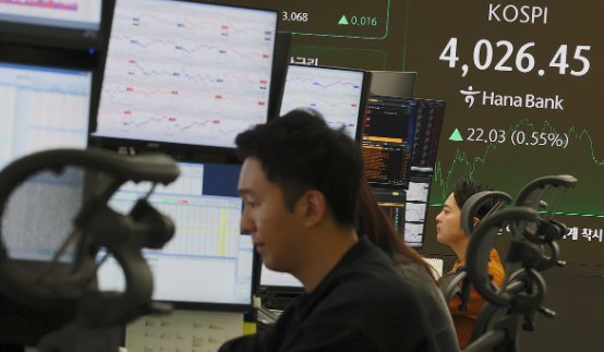 '불장'에 주식 '빚투(빚내서 투자)'가 급증하면서 증시를 뒤흔드는 요인이 될 수 있다는 우려가 커지고 있다. (사진=연합뉴스)