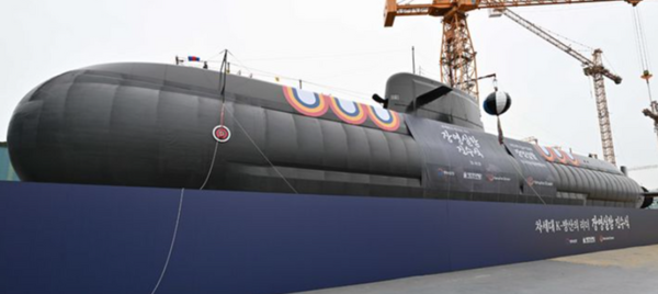 지난 21일 장영실함(3600톤급)이 진수식을 앞두고 한화오션 거제사업장에 전시되어 있다(연합뉴스)