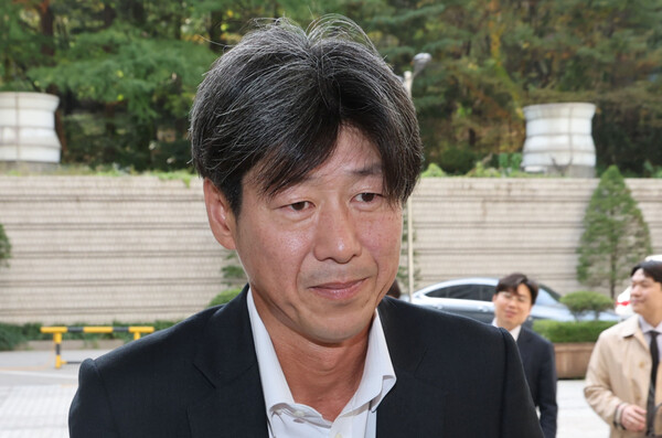 ▲대장동 개발 비리 의혹으로 재판에 넘겨진 남욱 변호사가 지난달 31일 서울 서초구 중앙지법에서 열린 1심 선고공판에 출석하고 있다. [사진=연합뉴스]