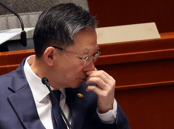 정성호 법무부 장관이 13일 국회에서 열린 예산결산특별위원회 전체회의에 출석해 있다.(연합뉴스)