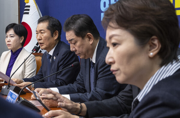 더불어민주당 정청래 대표가 지난 24일 국회에서 열린 최고위원회의에서 발언하고 있다. [연합뉴스]