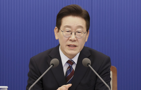 220억 들인 혁신 기관 '주말 귀경 버스'... 대통령 한마디에 멈추나 - 뉴스 썸네일 이미지